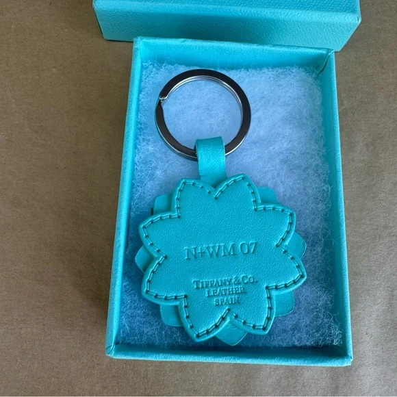 Tiffany & Co Nike 2007 Turquoise San Francisco Marathon Leather Key Chain SPAIN - Picture 2 of 10